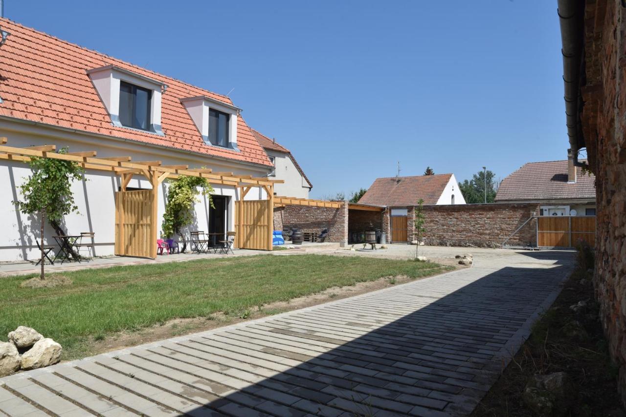 Vila Vlastovka Bulhary Exteriör bild