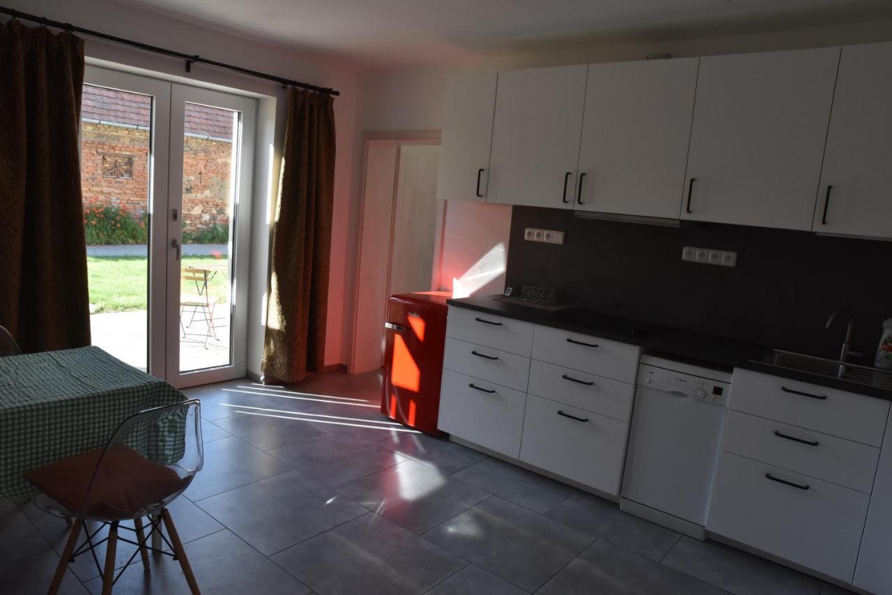 Vila Vlastovka Bulhary Exteriör bild